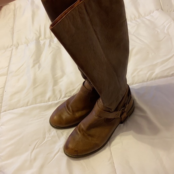 Size 7.5 boots - Picture 3 of 4